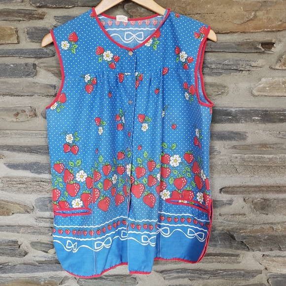 VTG Strawberry Art Smock Kids Large = Adults S/M - Picture 1 of 6